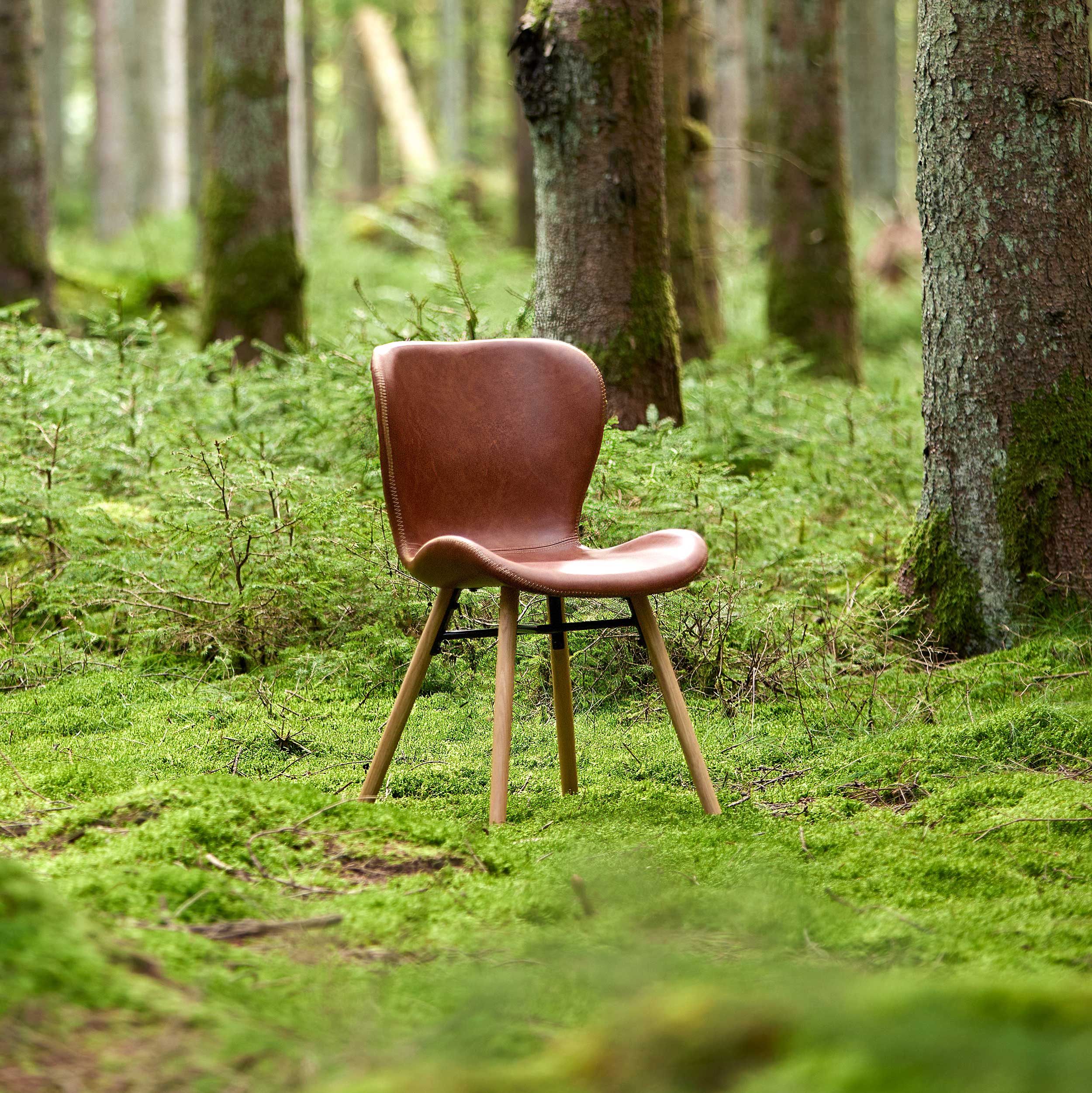 Chaise en similicuir Tilda avec pieds obliques - cognac/chêne - Image 8
