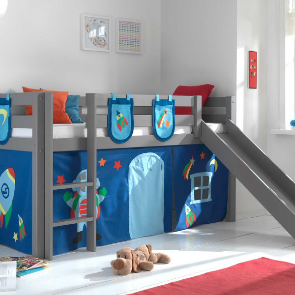 Lit mi-hauteur avec toboggan Astrid avec tunnel de lit et sacs de rangement Astro - gris