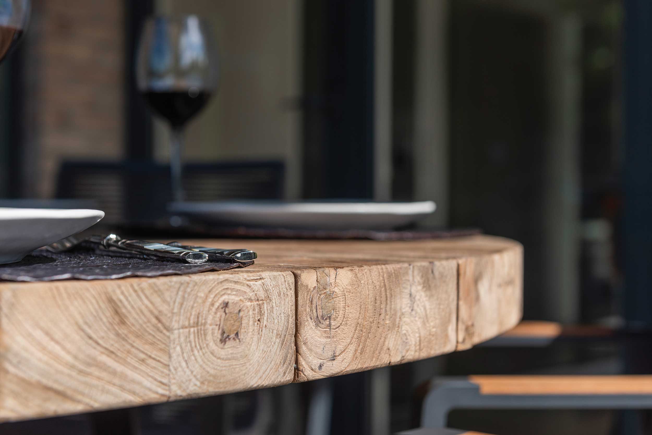 Table de jardin Margarite Ø160 - noir/teck - Image 3